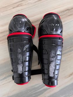 CCM SHINGUARDS Hockey Shin Guards
