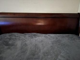 Queen Size Vintage Sleigh Bed Very Solid Wood 
