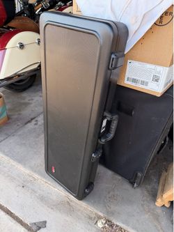 sturdy Guitar case