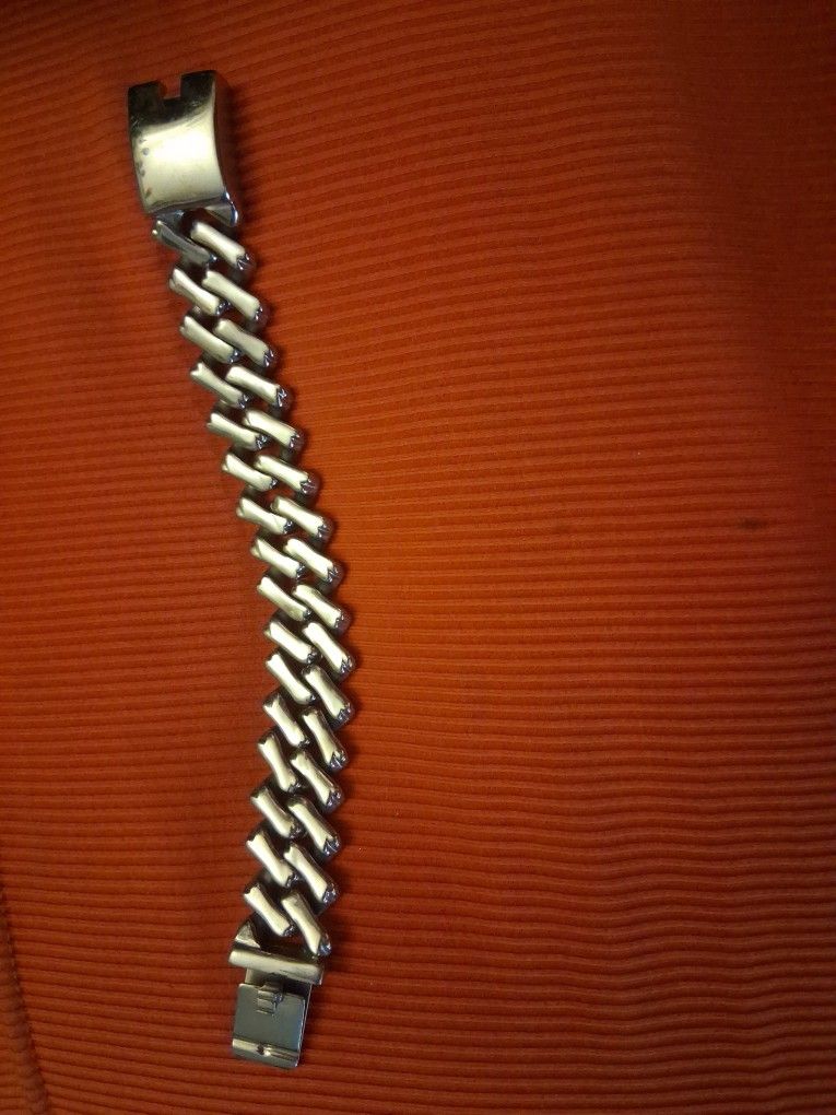 Chunky Silver Bones Bracelet 8 Inches Long