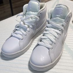 Nike women 8 1/2 Shoes