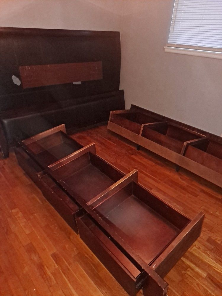 King Storage Bed