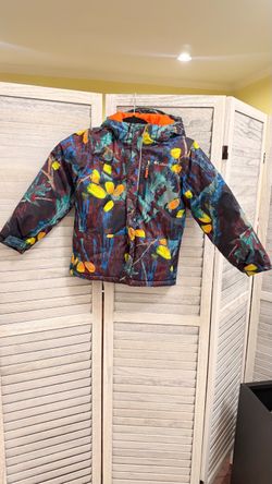 Columbia boys winter jacket, size XS (6/7), camo leaf print, hooded