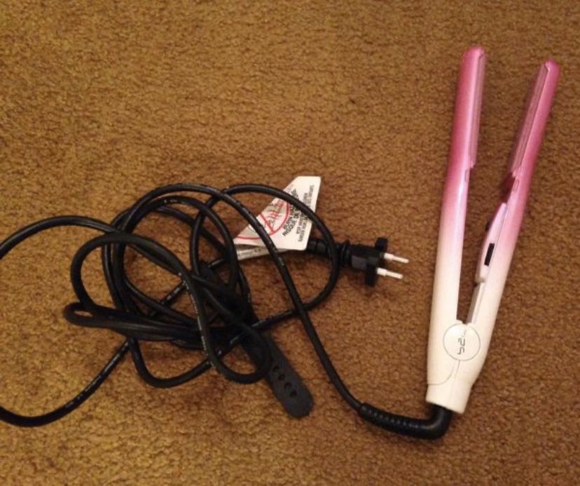 Like new b24 pink 1" flat iron hair straightener with international plug