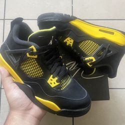 JORDAN 4 THUNDERS