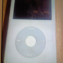 APPLE IPOD  CLASSIC  A1136.  4TH GENERATION  60 GB.  WHITE.  PRE OWNED WORKS