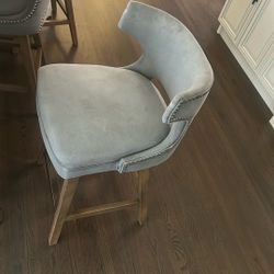 5 Counter Chairs/ Stools Swivel 