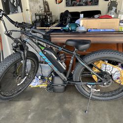 2 e-bikes moving sale