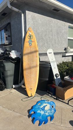 Surfboard 7’4”