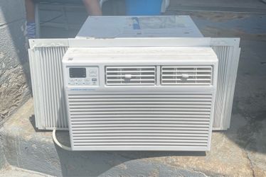 Emerson quiet kool 12,000 btu with WiFi