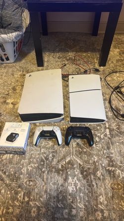 Ps5 & ps5 slim with zen & 2 controllers