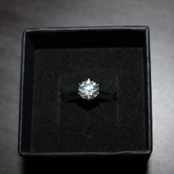 VVS1 Moissanite Engagement Ring 1CT