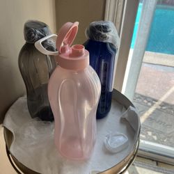 Botella De 2 Litros De Tupperware 