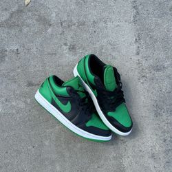 Jordan 1 Low Lucky Green Size 9M