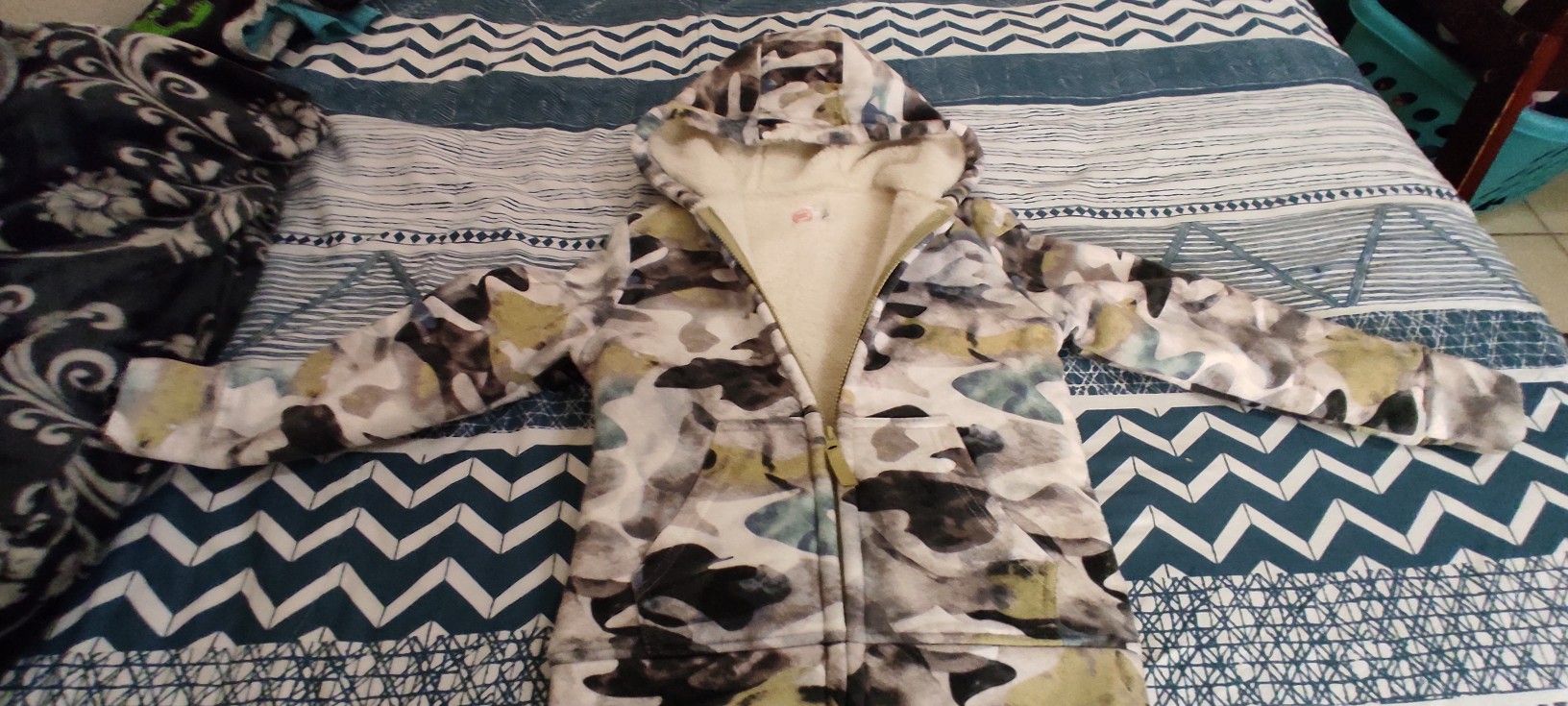 Boys Sherpa Lined Jacket Size 6/7 $13 Like New