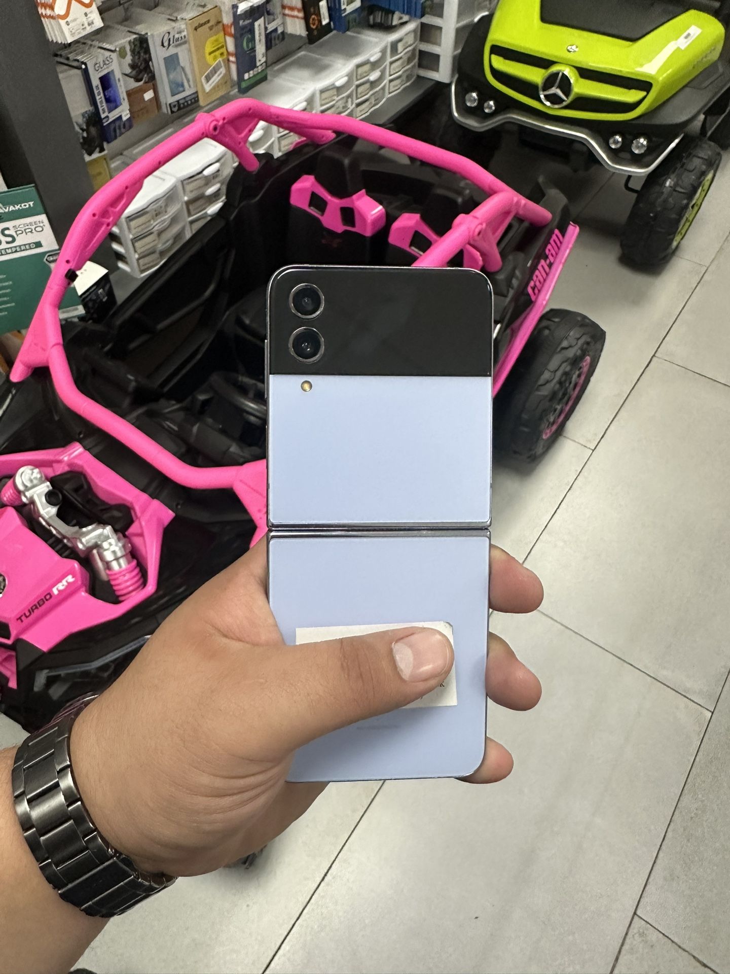 Galaxy Z Flip4 5G Unlocked 128GB $379 Cash Or Card!!