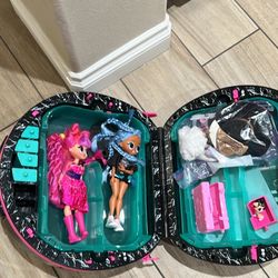 LOL -OMG Roller  Case & Dolls 
