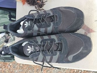 New adidas shoes. Size 11.5 mens. Open to offers