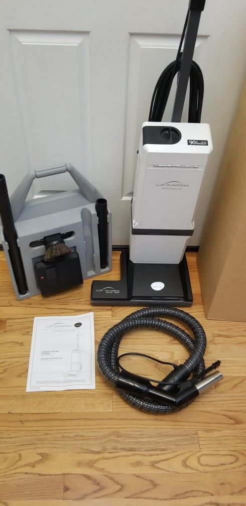 NEW cond  2024  ELECTROLUX  MODEL VACUUM  , WITH ATTACHMENTS  , ACCESSORIES  , AMAZING POWER SUCTION  , WORKS EXCELLENT  , IN THE BOX 