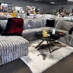 Customizable Sectional! $2199 🖤🚨🔥