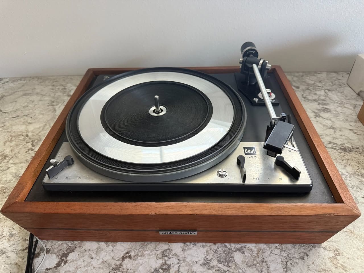 Vintage Dual 1209 Automatic 3 speed turntable
