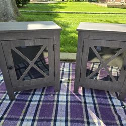 Beautiful Shabby Chic Farmhouse Pair of Nightstands  End/Side Tables