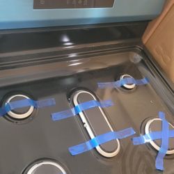 FRIGIDAIRE 30" GAS STOVE  BRAND NEW CAN DELIVER