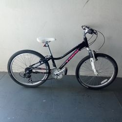 BICYCLE TREK 21 SPEED SIZE 24 BRAND NEW 