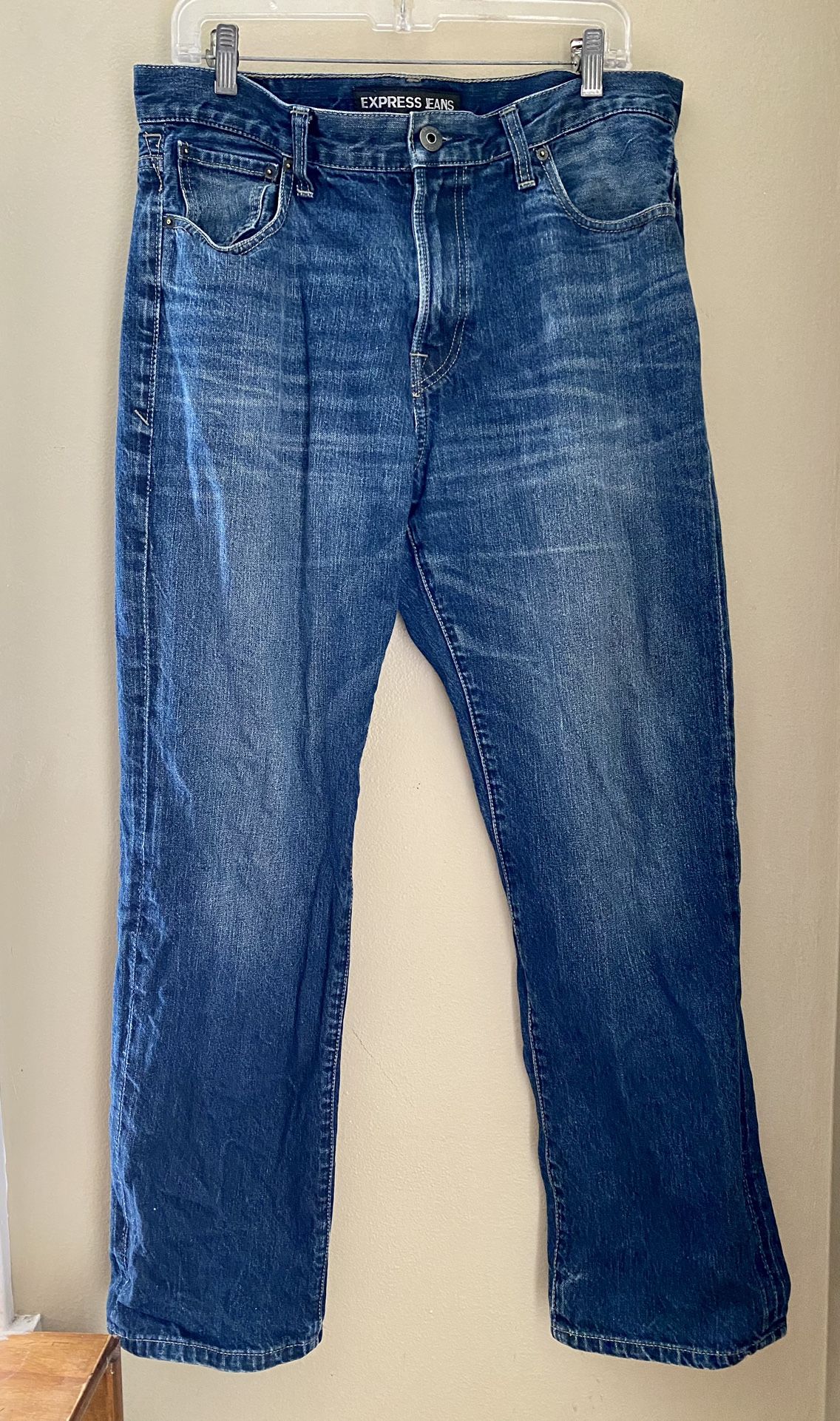 Express Blake Loose Fit Straight Leg Jeans Dark Wash Distressed Men’s Size 34x32