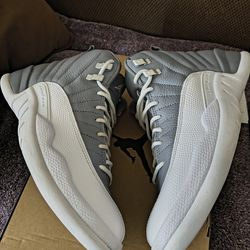 Jordan 12 Stealth gray size 8 (NO TRADES PRICE IS FIRM)