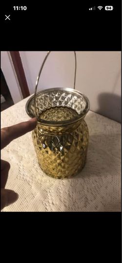 Vintage Mid Century Diamond Pattern Vase. 8” Yellow/gold