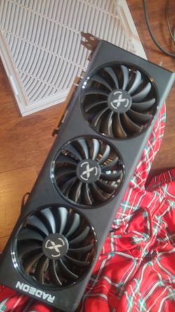 XFX Speedster SWFT319 AMD Radeon RX 6800 GPU with 16GB GGDR6 VRAM (340$ OBO)
