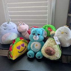 Medium Plush Toys (7 Items) 