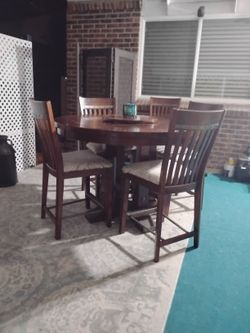 Bar Heights Table And Chairs