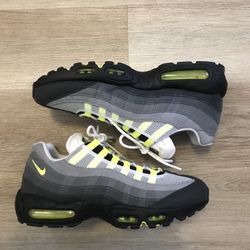 Nike Air Max 95 OG 2020 Neon Size 11.5 