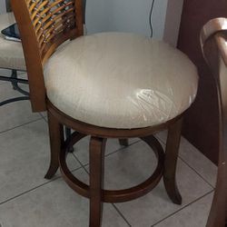 Bar Stools Set Real Wood 22 Inches To The Seat 29 High Total Real Wood $80
