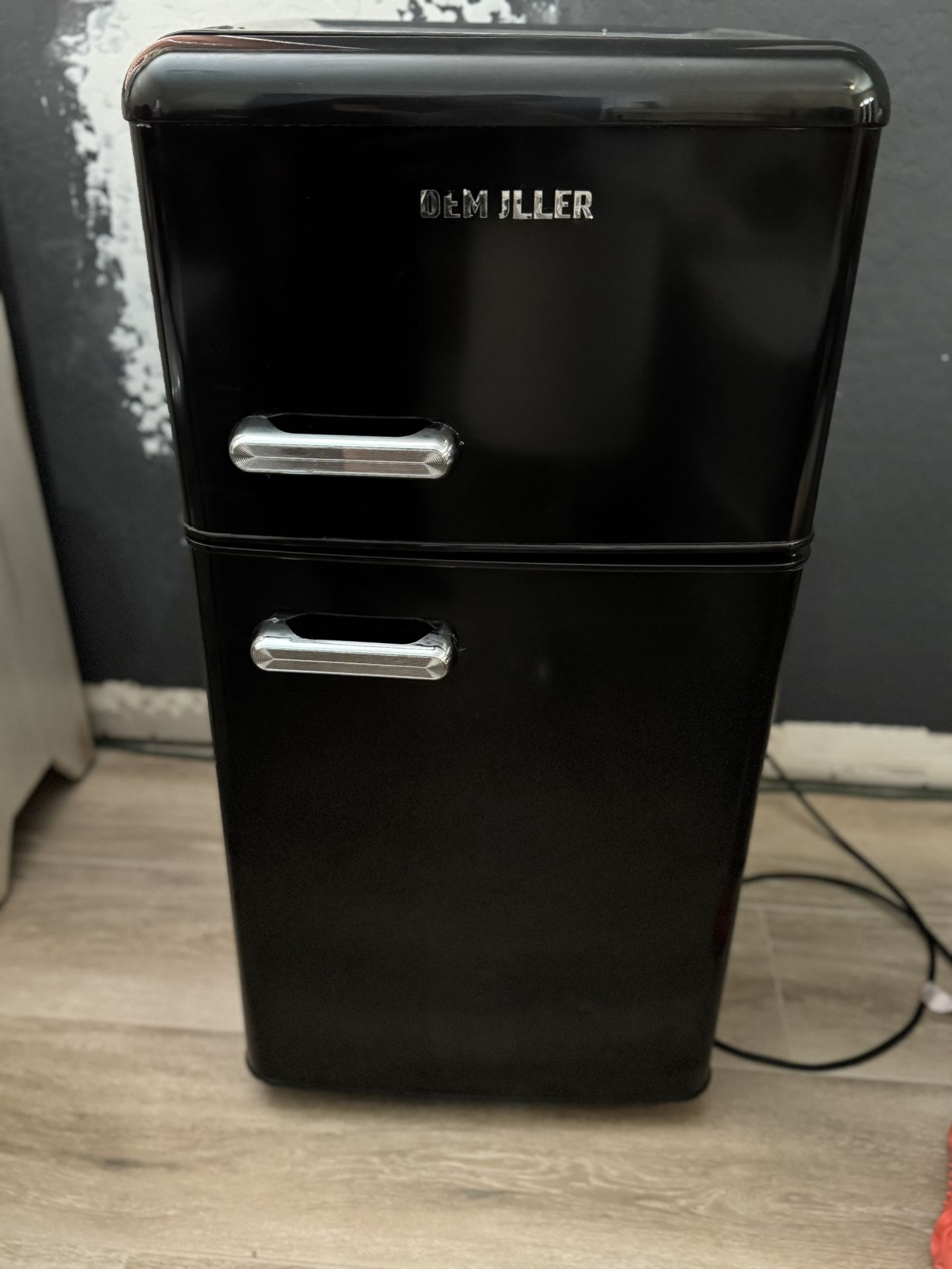 Retro Mini Fridge