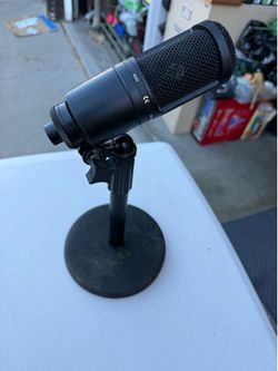 Audio Technica AT2020 P48 cardioid microphone with stand