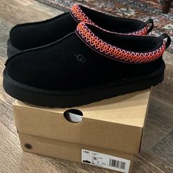 Ugg Slippers - Never Worn - Kids Size 6