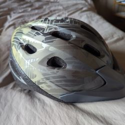 New Boys Kids Helmet Ages 5-8 Bike Cycling Mountain Biking Riding Bell Specialized Trek Bontragger Capstone Foam Shell Vented Red Back Light Head