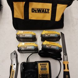 DEWALT BATTERYS 4 POWER STACK 20V LITHIUM WITH BAG AND 2 NIFE 