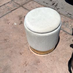 2BYF Round Ottomans with Storage (Set of Two)