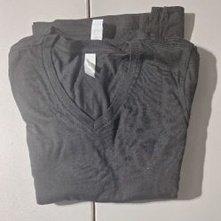 (BB - 9)  DISTRICT WOMEN'S V-NECK BLACK T-SHIRT SIZE SMALL 