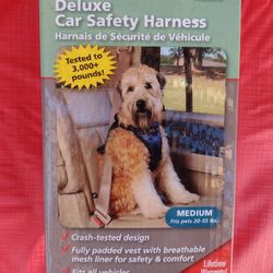 Dog Deluxe Car Safety Harness. New. Medium 20-55 Lbs