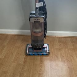 Shark Vacume