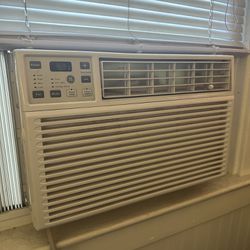 GE 8000 Btu Window Unit Air Conditioner * Like New*