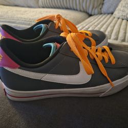 Size 8 Nike Classic Multicolor Sneaker