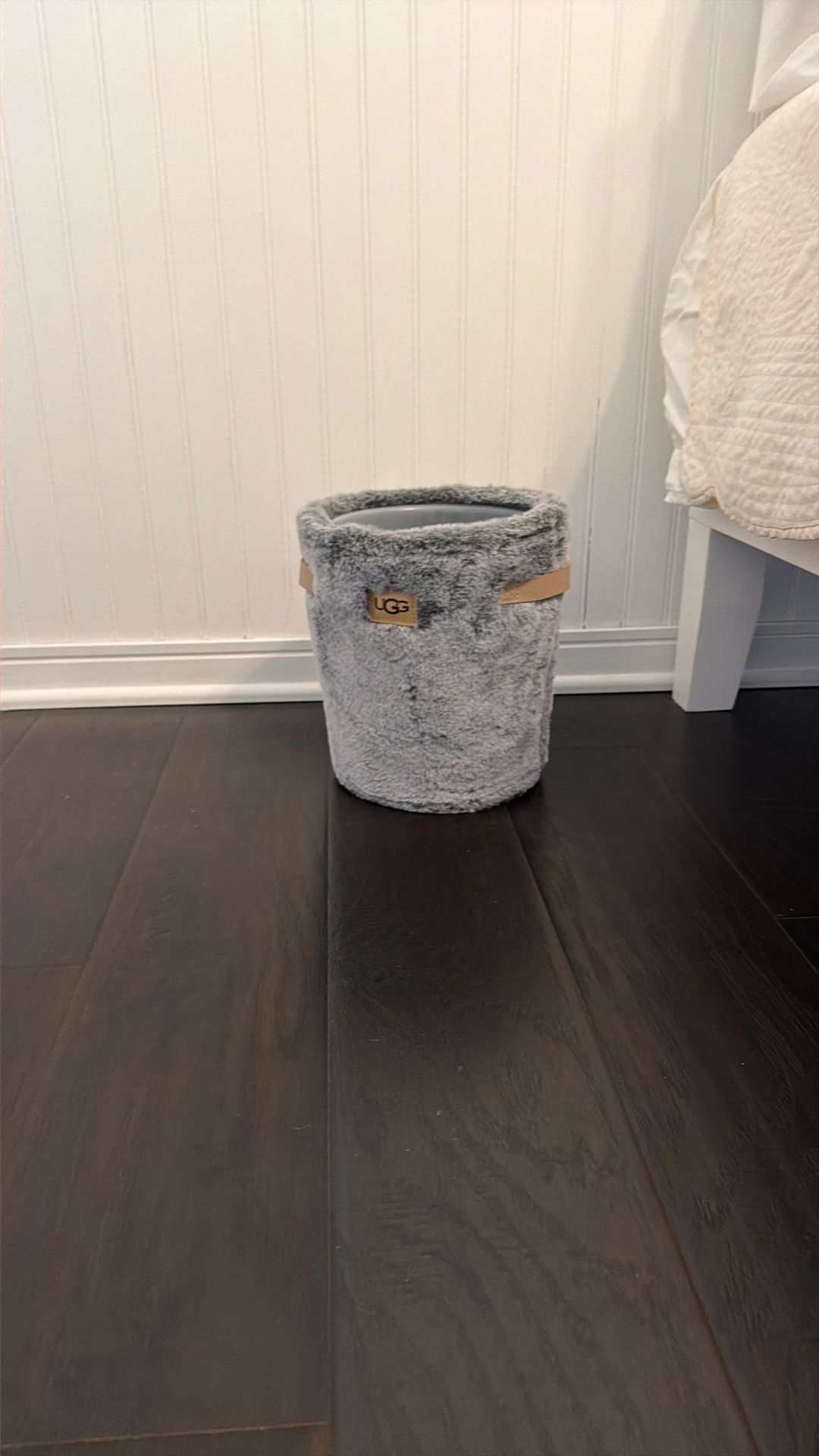 Ugg garbage can