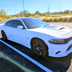 2019 Dodge Charger R/T Hemi - $17,500