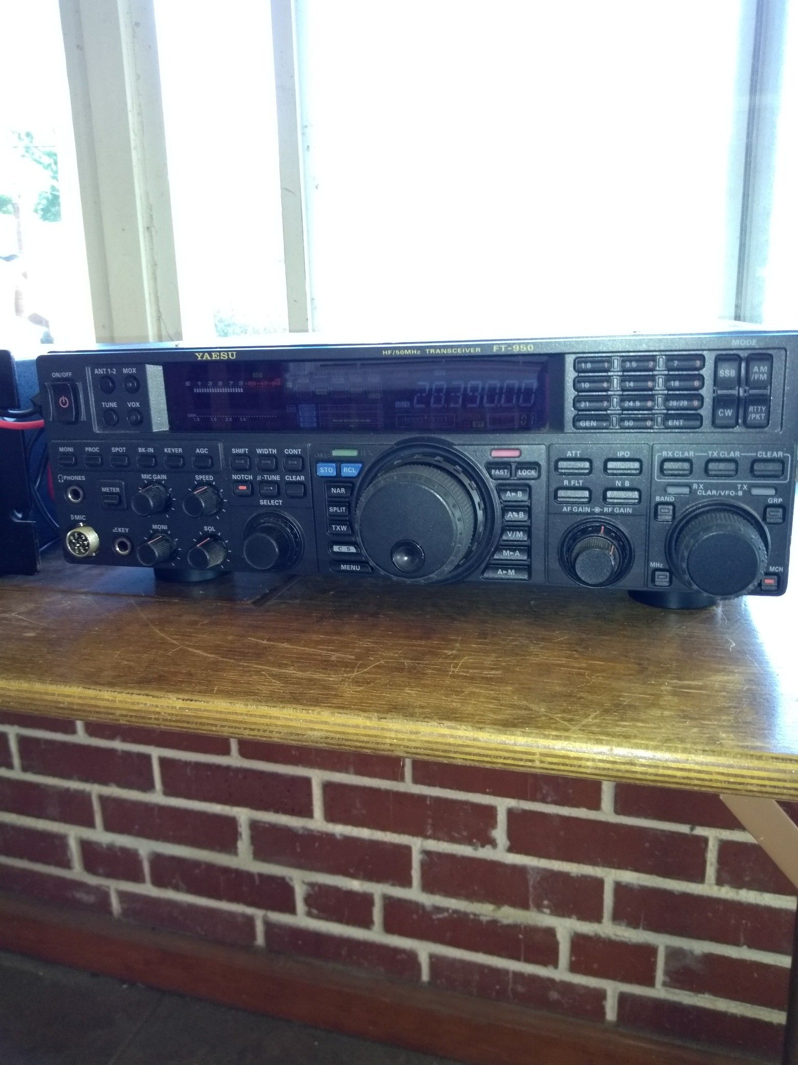 Yaesu FT-950 Ham Radio Transceiver